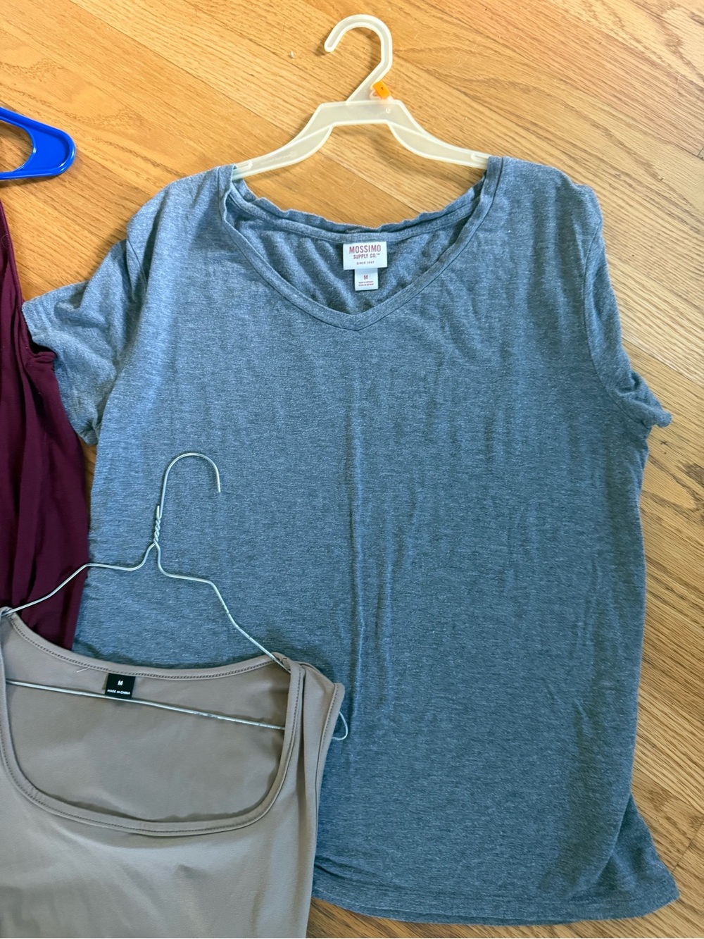 Women’s medium shirt bundle - Picture 4 of 7